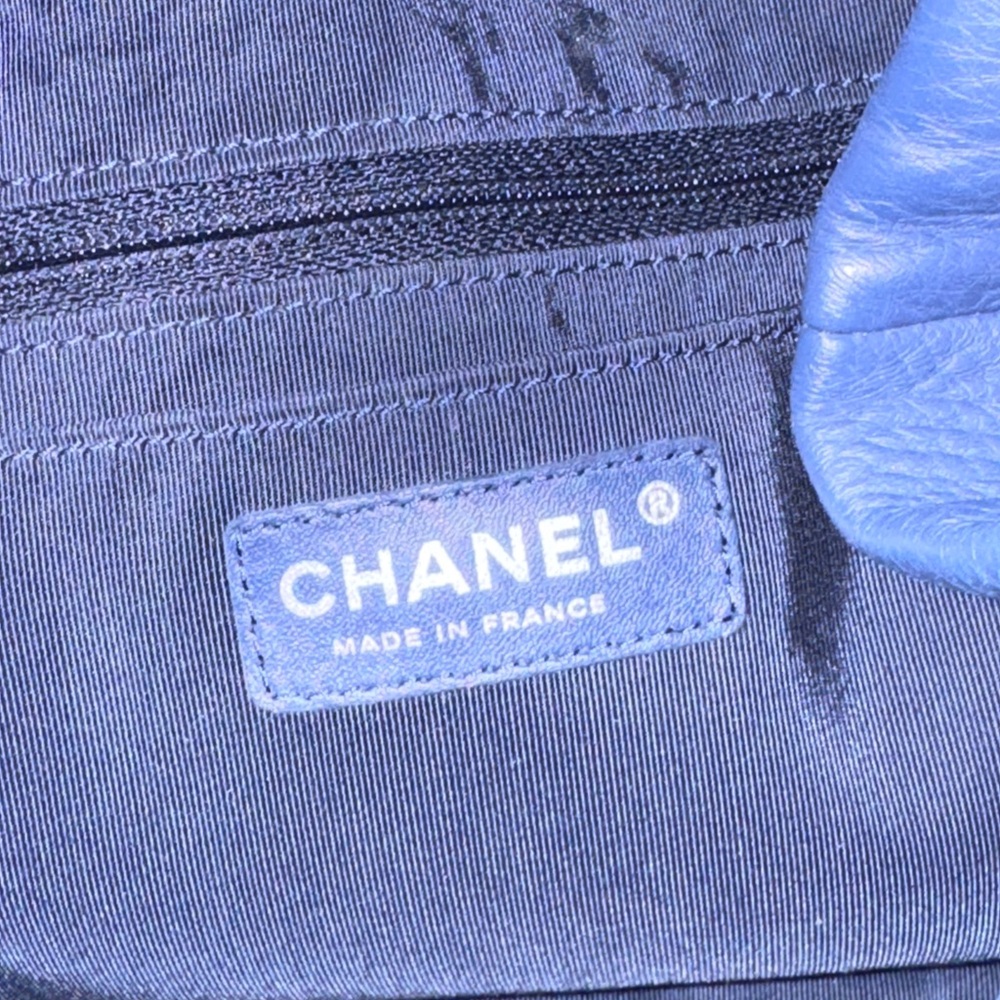 CHANEL Blue Chevron Shoulder Bag - Picture 9 of 11